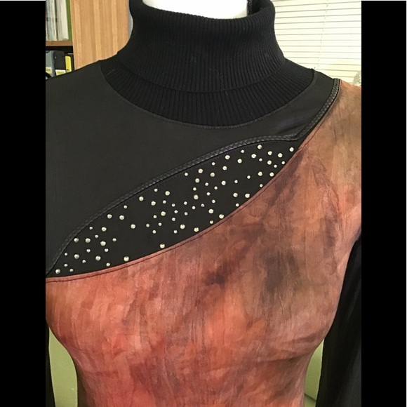 Cinema Donna brown/black dress, strings on sleeves - Picture 1 of 7